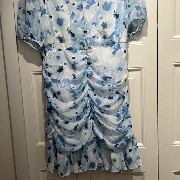 Dress with short sleeves and scrunched skirt - Picture 3 of 3